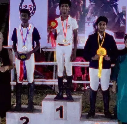 A huge congratulations to our young riders for qualifying in their first Jumping NQ at the Pondy Show. Competing in their first ever show, they brought home multiple podium finishes.