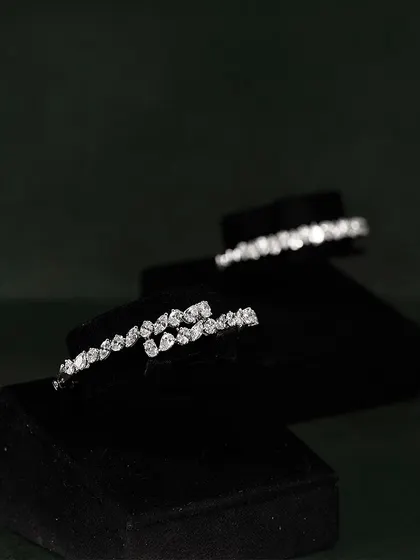 Some pieces are not just accessories, they are part of your signature style. Make this delicate diamond bracelet your everyday essential for a touch of sparkle.