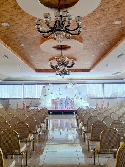 A view of the entire hall prepared for the First Holy Communion ceremony.