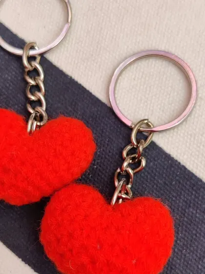 Simple and sweet red heart keychains, perfect for Valentine's or just to show some love.