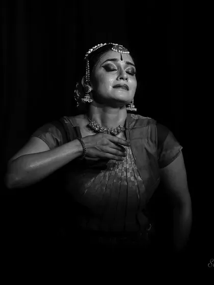 An intimate, emotional moment from *Akhyāt – Ākhyānā*. The goal of this work is to explicitly express the poetry authored by women, giving their voices a physical form.