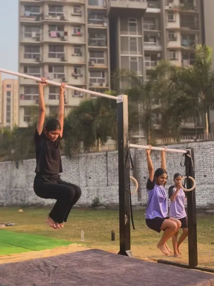 Group hangs with the girls. They motivate and support each other to hold on longer and get stronger together.