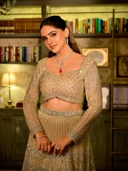 Simple, elegant, and effortlessly radiant. For her sangeet, I focused on creating a sophisticated look with a flawless base and a touch of shimmer that let her natural beauty shine.