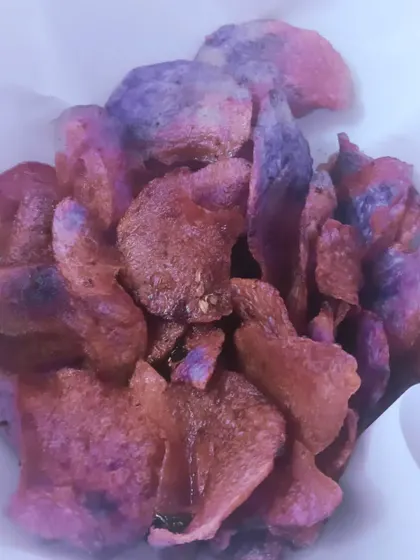 Crispy, homemade Ratalu chips made from the long variety of purple yam. A nostalgic snack from my childhood in Gujarat.
