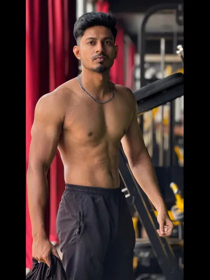 A shirtless gym photo. Strength grows in the moments you think you can't go on.