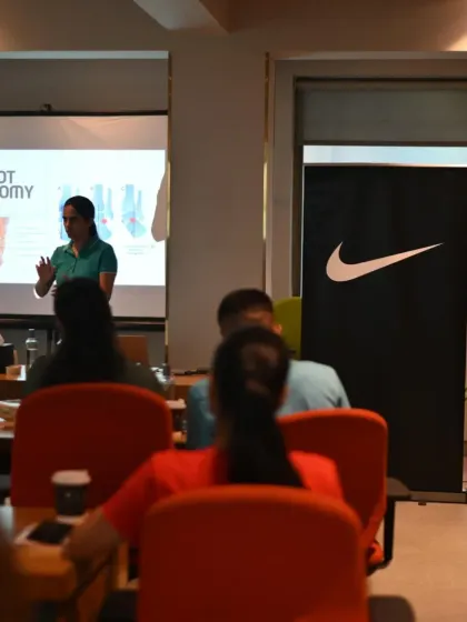 Presenting to the Nike Ekin community on the science of foot anatomy and its relationship to running shoe selection.