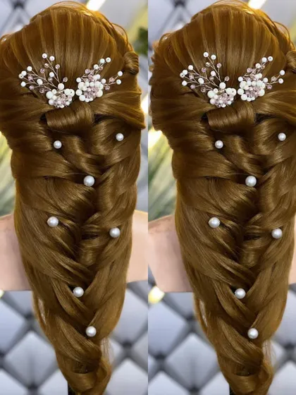 A beautiful Mermaid look with pearl accessories, a classic and timeless style.