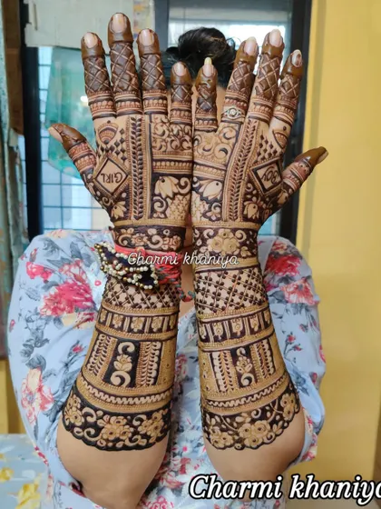 The full view of the "Boy or Girl" baby shower mehendi. This design is fully customizable with any elements you want to celebrate your little one.