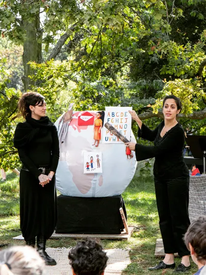 An interactive part of the show where we use visual aids to teach the audience. 'Pajarillo Verde' is an educational and artistic experience for the whole family.