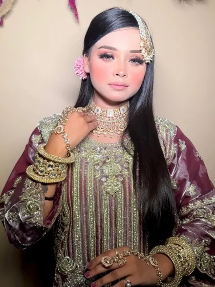 Another angle of this beautiful "Chand Si Mehbooba" inspired look. The makeup is designed to be captivating and timeless.