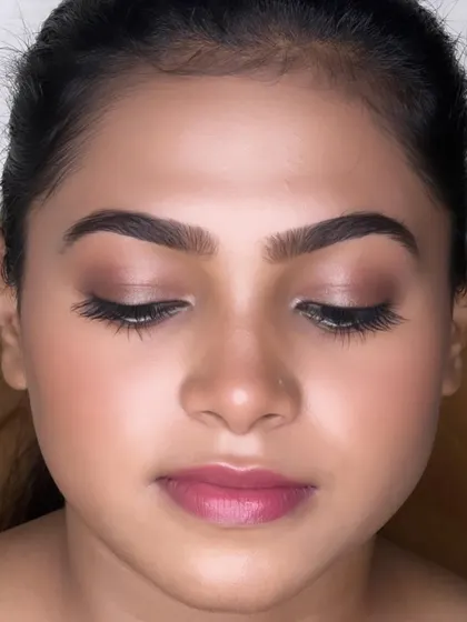 This image shows a beautiful, soft, glossy eye look. You'll learn how to use different textures and finishes to create modern and on-trend makeup styles.