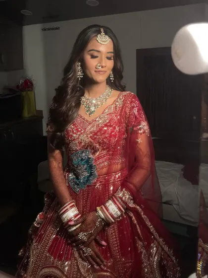 A close-up of Ranchi's bridal glam. The focus is on her expressive eyes and flawless skin, ensuring she looks perfect from every angle.