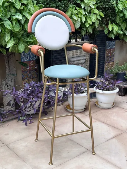 Another view of the pop-art inspired custom bar chair, showcasing its playful design from a slightly different angle. It’s a perfect piece for a fun and vibrant home bar.