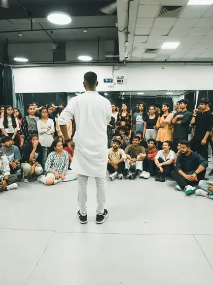 A shot of me addressing the class. It's a circle of trust and shared energy.