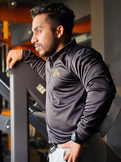 A close-up shot capturing the focus and determination that drives me. Every day is an opportunity to get closer to your dreams.