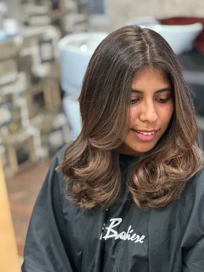 A final shot of this subtle and beautiful brunette transformation.
