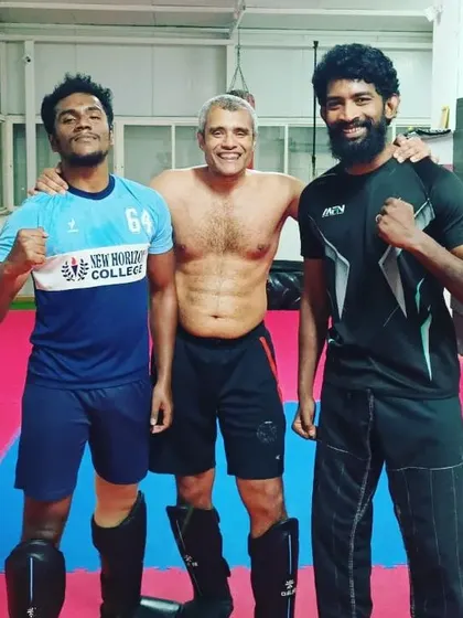 Hard sparring rounds with National Muay Thai Champion Ashwin sir. To be the best, you have to train with the best.