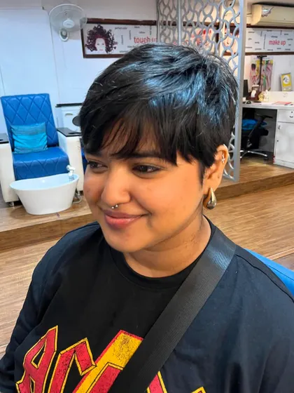 The pixie cut is easy to style and always looks put-together.