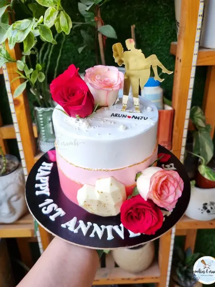 It's amazing to connect people through cake. The husband ordered this first anniversary cake from the UAE for his wife in Delhi, complete with an ombre design and fresh roses.