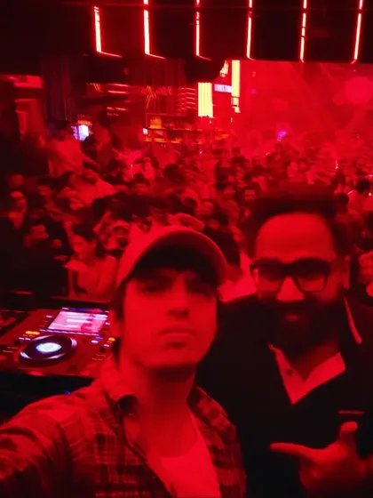 Sharing the console with the Brazilian future-prog master, Mandragora. Playing alongside international artists of this caliber is always an incredible experience, and the energy at Soho Delhi was pure madness.
