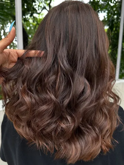 The back view of the 'Cinnamon Chocolate' style.