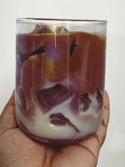 I love getting creative, and this iced coffee candle was so much fun to make. It looks just like a real iced latte and has a rich roasted coffee bean fragrance. It's a perfect aesthetic piece for any coffee lover.