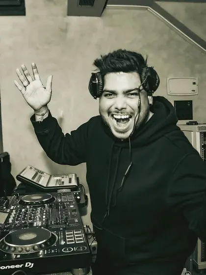 Celebrating World Music Day the only way I know how: by making people dance.