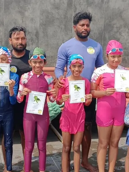 Another shot of our proud Turtle-level graduates. They have mastered the basics and are ready to move on to the next stage of their swim journey.