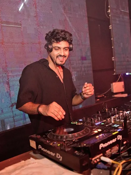 More moments from my club and festival gigs across the country, each capturing a different angle of the energy, the crowd, and the performance.