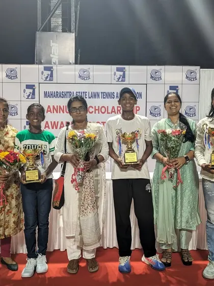 Our scholarship-winning female players and their proud mothers at the MSLTA Annual Scholarship Award Function.