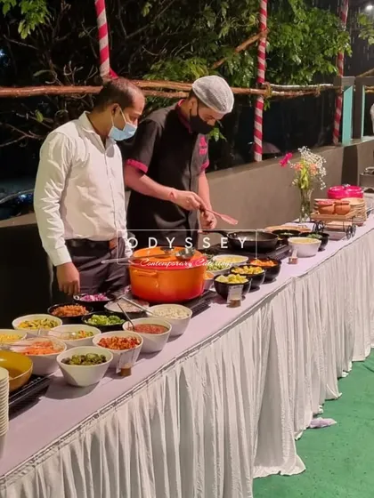 Our team managing a live food station. We ensure smooth and efficient service, even at large and busy events, allowing guests to enjoy freshly prepared food without a long wait.