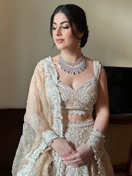 A final shot of Ozlem's Sangeet perfection. This look is ideal for a bride who wants to feel glamorous but still look like herself.