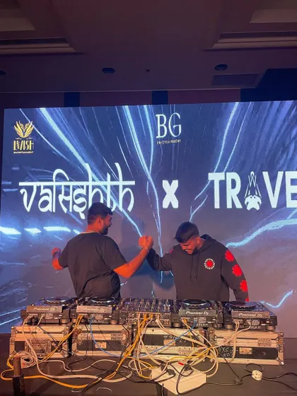 A final shot from the stage with TRAVE, celebrating a successful set. These collaborations are a big part of my journey as a performer.