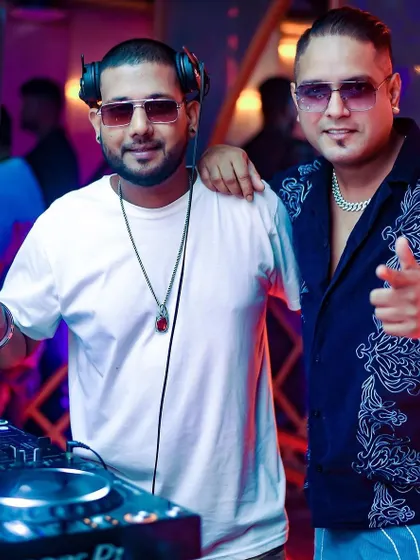 Another great collaboration behind the decks at The Fixx Bar. Working with other talented DJs always brings a fresh energy to the night.