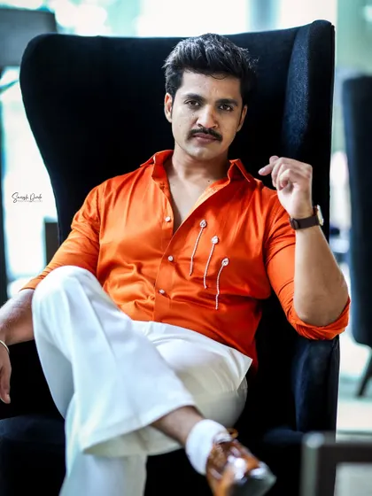 A confident and handsome look for Rohit. My grooming services for men are designed to make them look polished and camera-ready.