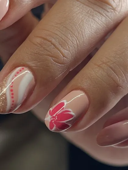Another detailed shot of this beautiful, multi-patterned nail art.