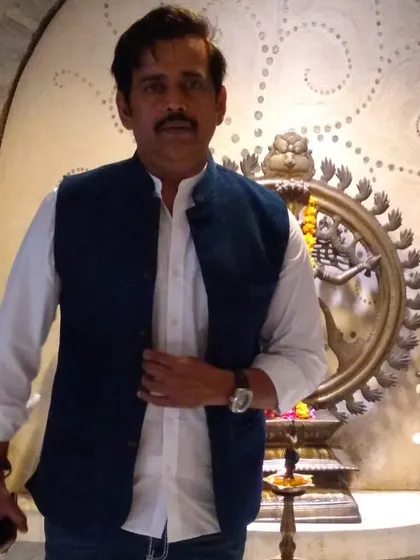 Actor and politician Ravi Kishan during his visit to the college. I am a hub for artists from all parts of India's diverse cultural landscape.