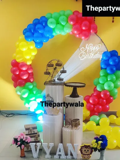 A colorful ring decoration with primary colors, perfect for a fun and playful party.