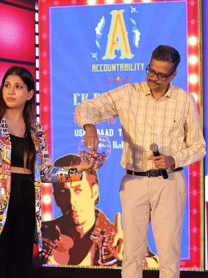 Hosting a Bollywood-themed quiz at the Apraava R&R event. Themed activities are a fantastic way to ensure audience engagement.