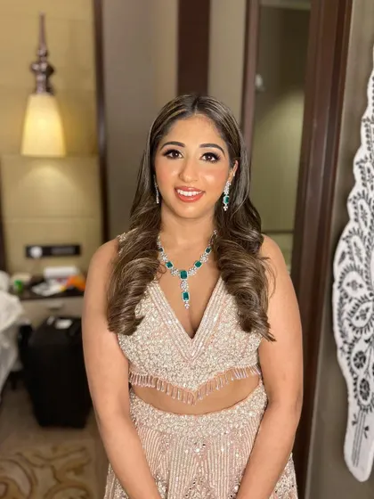 This look is all about radiant confidence, perfect for a cocktail party or reception.