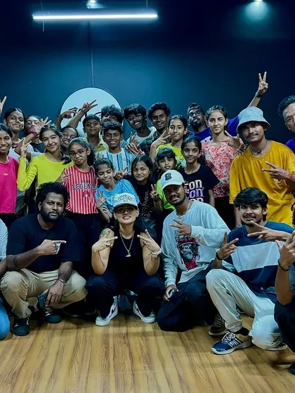 A group photo with the awesome Harshita Gautam after her workshop. We can't wait to have her back.