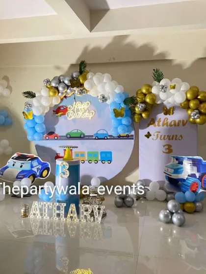 A Vehicle theme with cutouts of Tayo the Little Bus, Thomas the Tank Engine, and more.