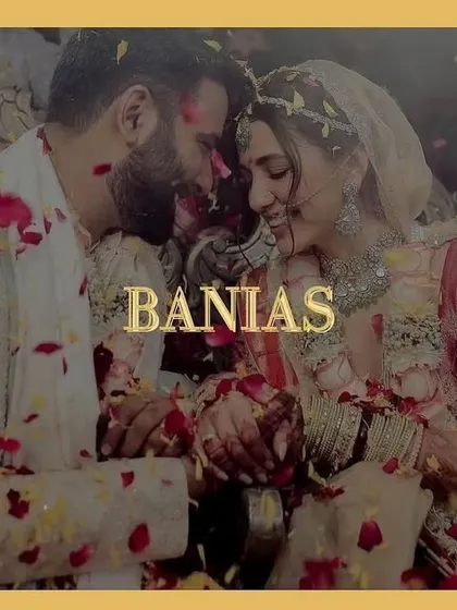 A happy Bania couple amidst wedding rituals. We have a strong database and expertise in arranging matches within the Bania community.