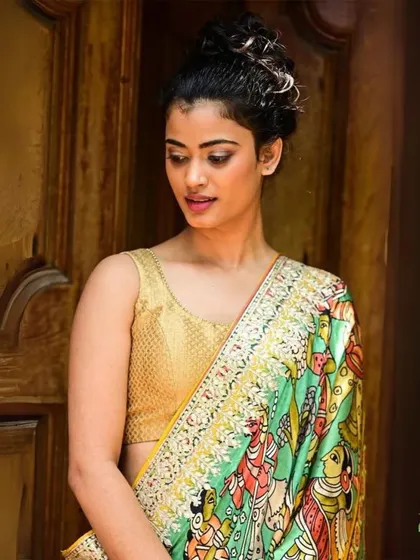 A closer look at a Kalamkari saree, paired with a gold brocade blouse. This demonstrates how you can mix and match my pieces to create your own unique, artistic look.