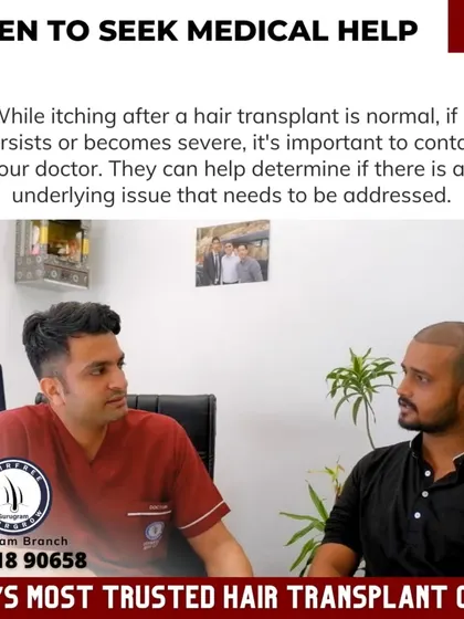 This image shows a patient during a consultation. It's important to seek medical help if post-transplant itching persists, so we can address any underlying issues.