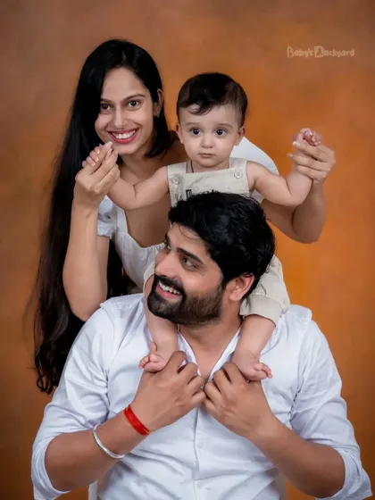 The best things come in small packages. This playful family portrait is full of joy and connection.