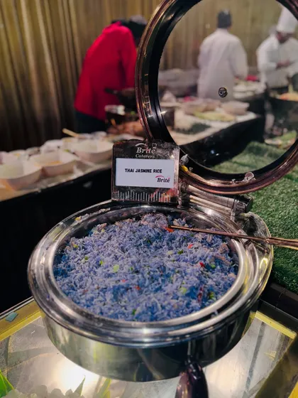 Another look at the visually striking blue Thai Jasmine Rice, a memorable addition to any corporate menu.