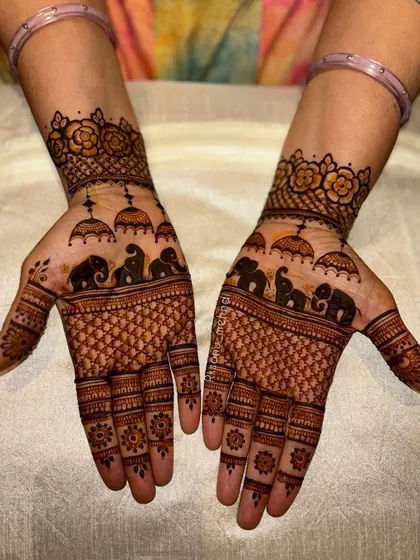 This collection shows a variety of designs perfect for the groom's family and wedding guests. I offer a mix of styles, from intricate patterns to simpler motifs, so everyone can feel part of the celebration.