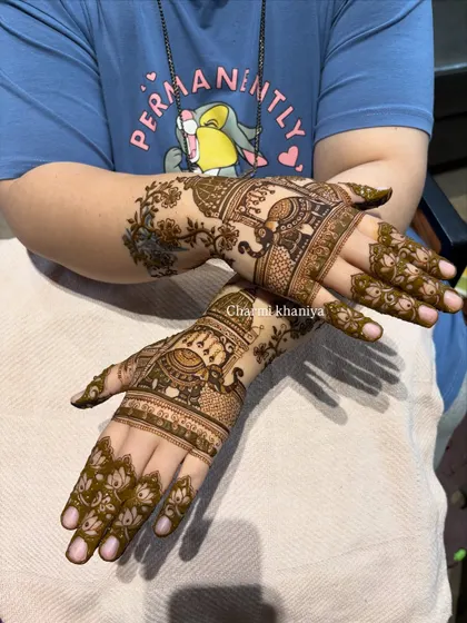A different angle of the royal elephant mehendi.