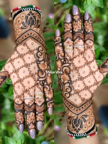 A unique design with a diagonal jaal pattern, creating a modern and asymmetrical look.